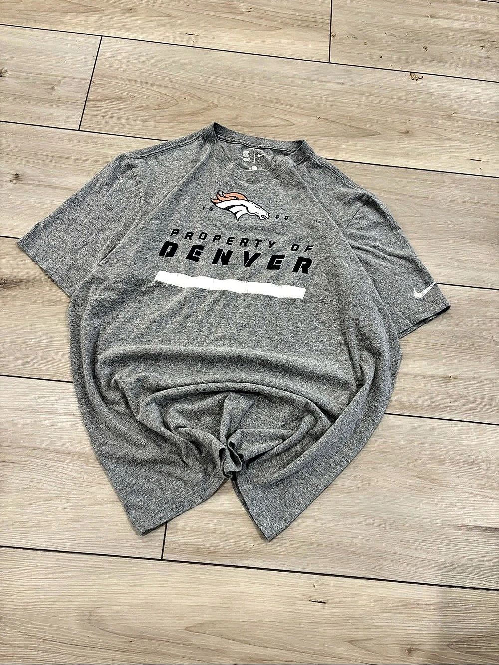 Nike Athletics NFL Denver Broncos football grey men’s graphic t-shirt size XL